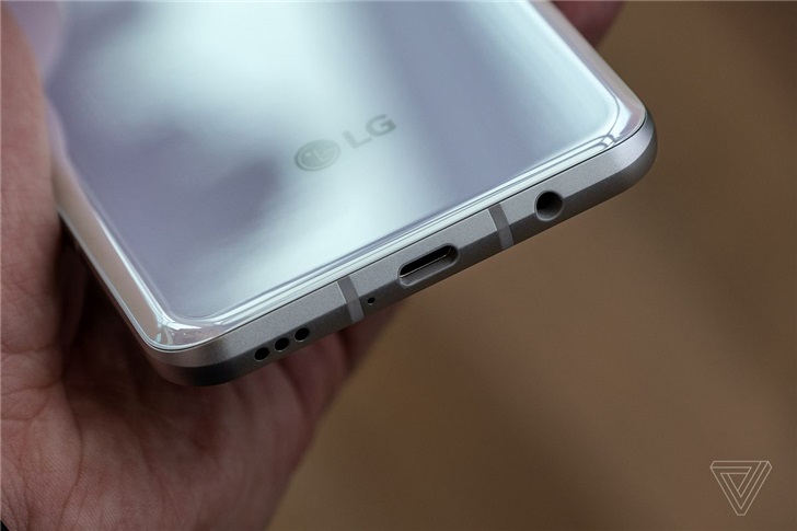 LG发布新机“V60 ThinQ 5G”